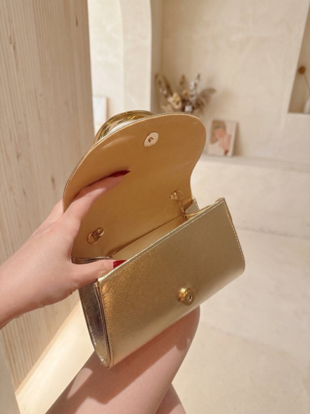 Women’s Gold Metallic Evening Clutch Chain Strap Mini Party Shoulder Bag - Picture 4 of 8